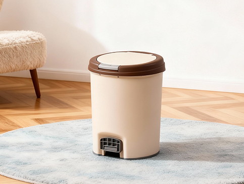 Latas de basura de plástico